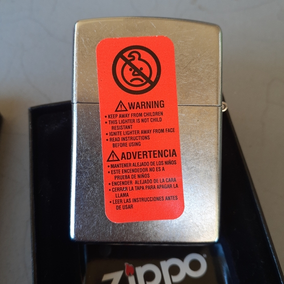 Zippo 2006 Retired Street Chrome Series - Picture 4 of 4